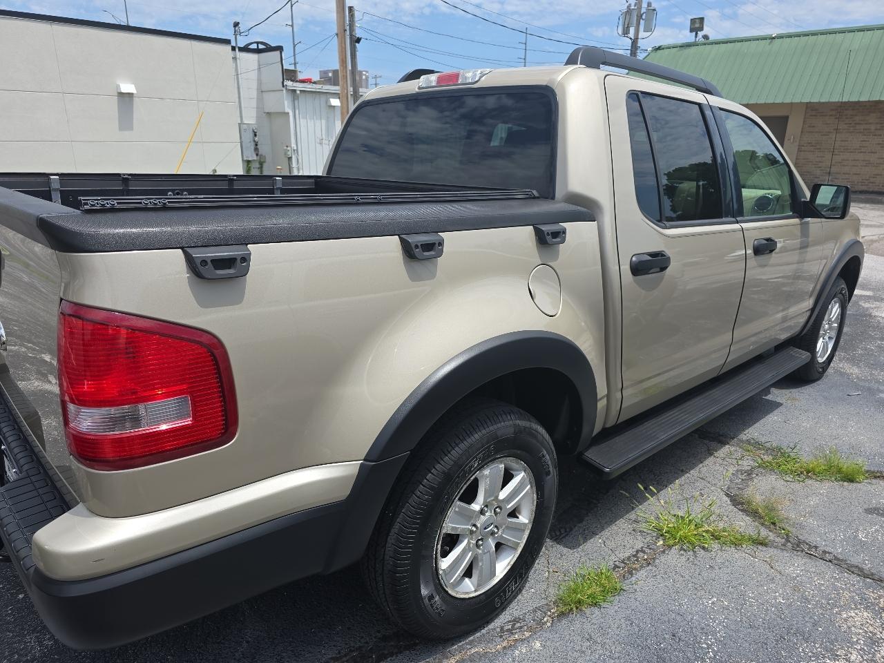 Ford Explorer Sport Trac 2WD 4dr V6 XLT 2007