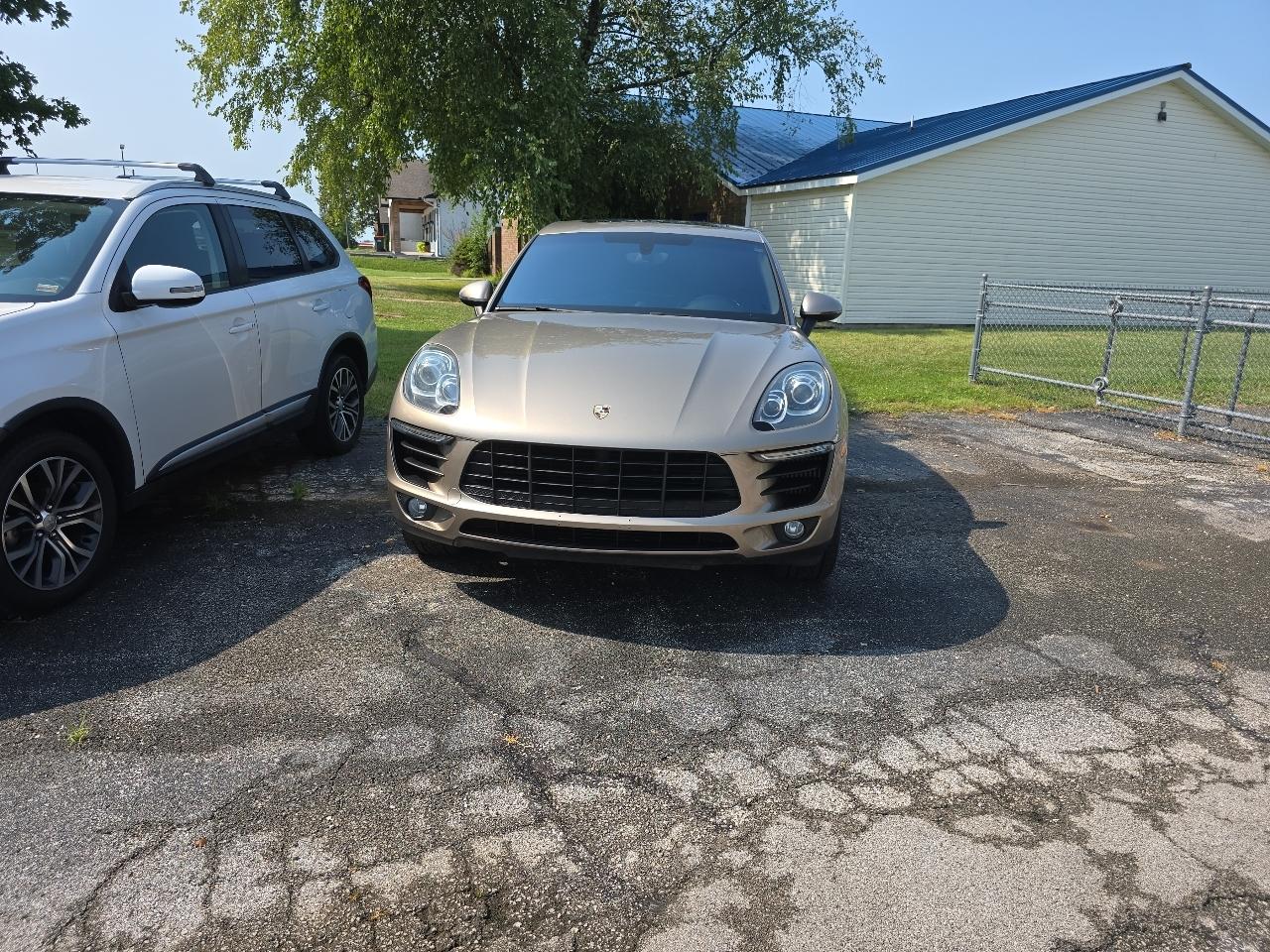 2016 Porsche Macan AWD 4dr S