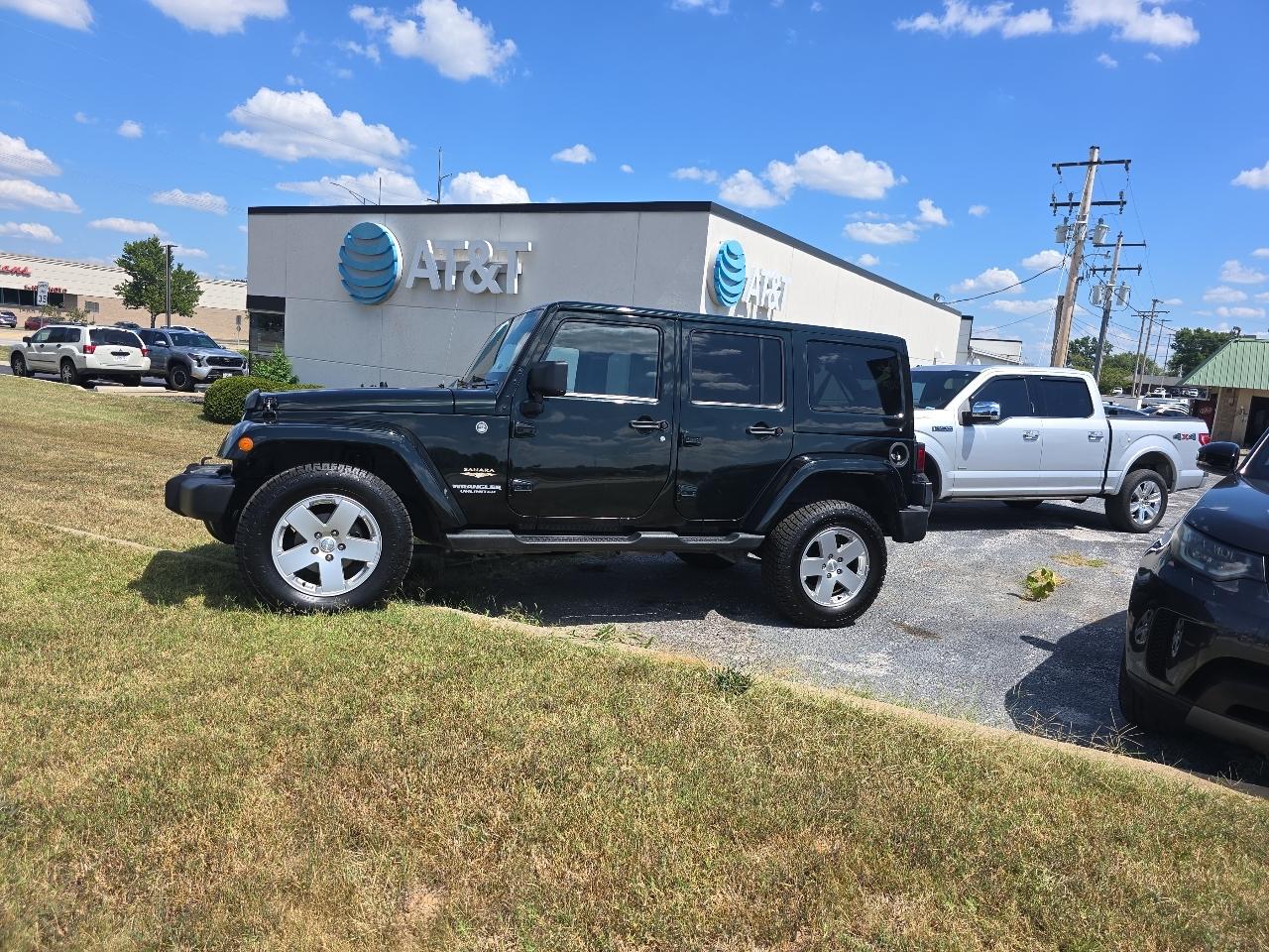 Jeep Wrangler Unlimited 4WD 4dr Sahara 2012