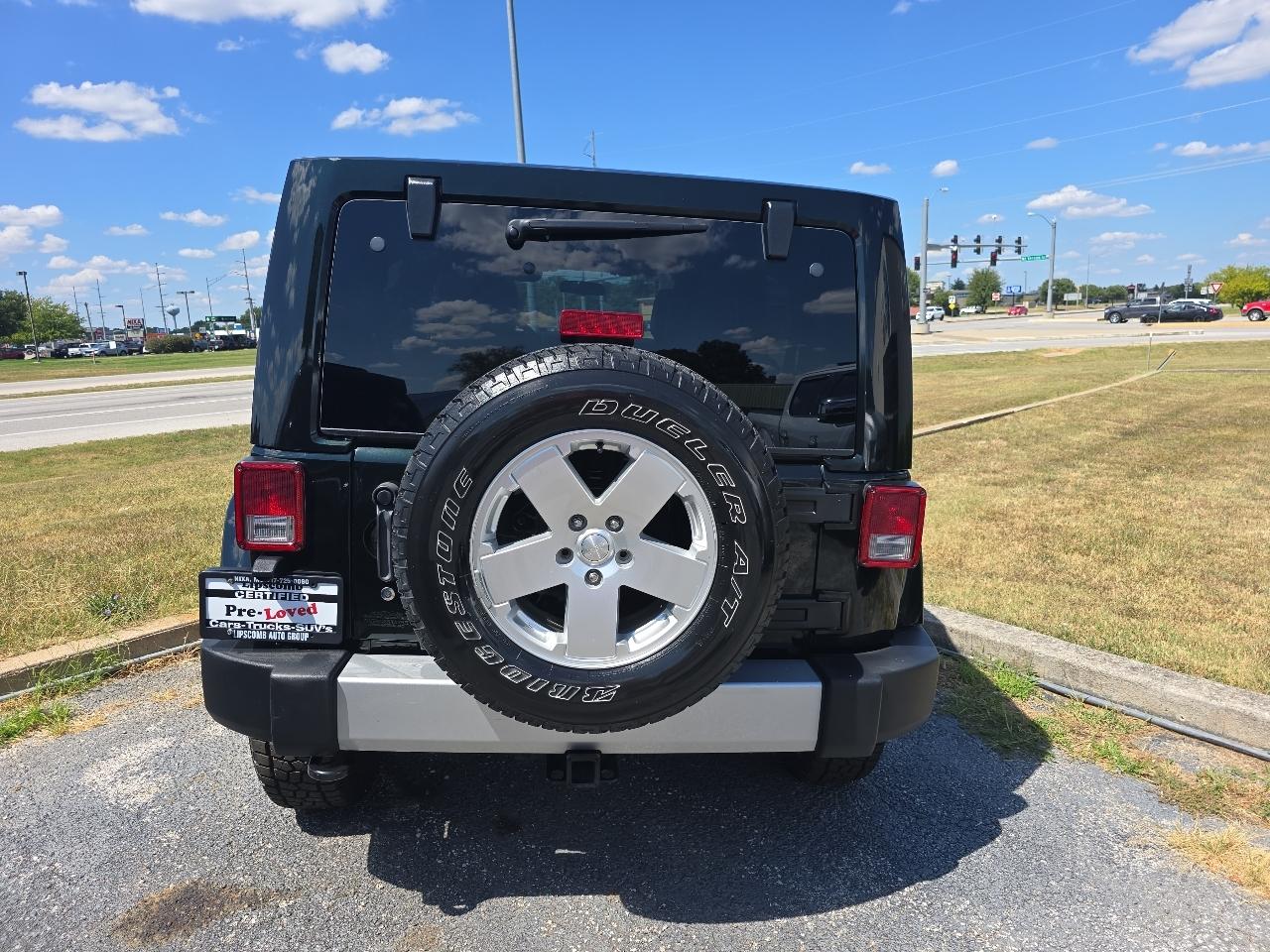 Jeep Wrangler Unlimited 4WD 4dr Sahara 2012