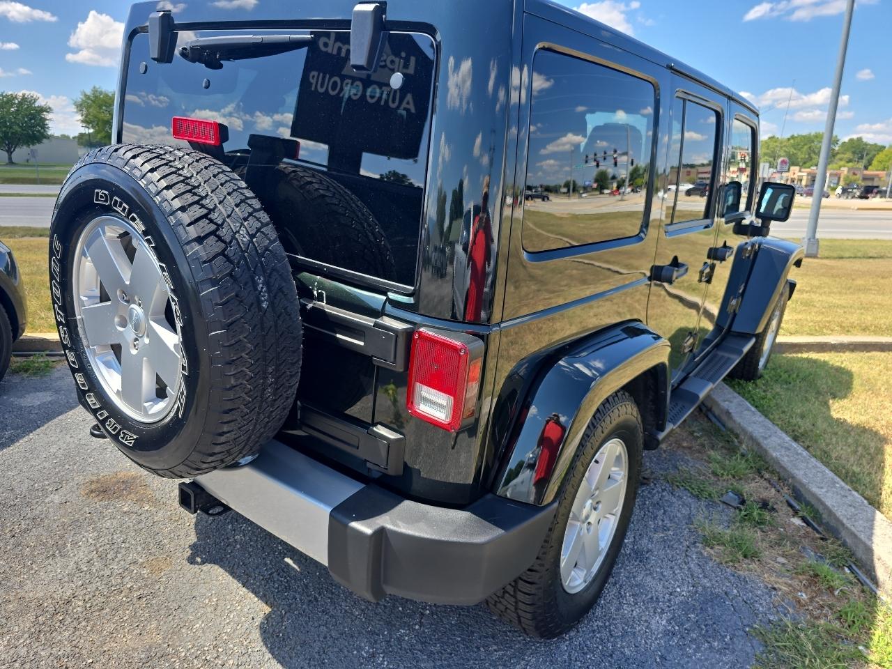 Jeep Wrangler Unlimited 4WD 4dr Sahara 2012