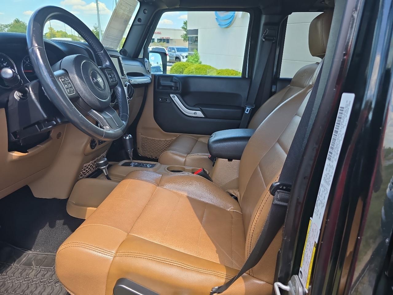 Jeep Wrangler Unlimited 4WD 4dr Sahara 2012