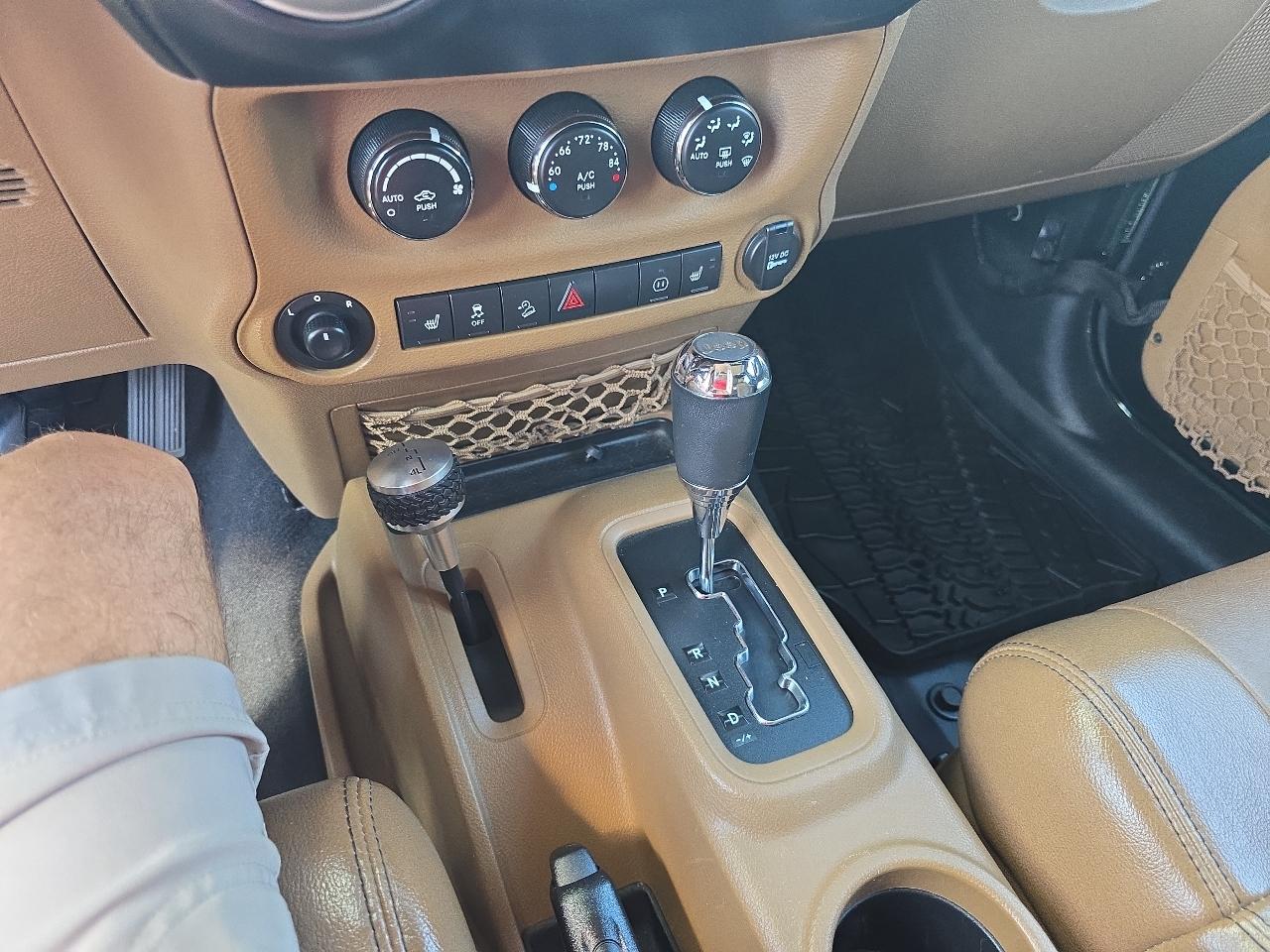 Jeep Wrangler Unlimited 4WD 4dr Sahara 2012