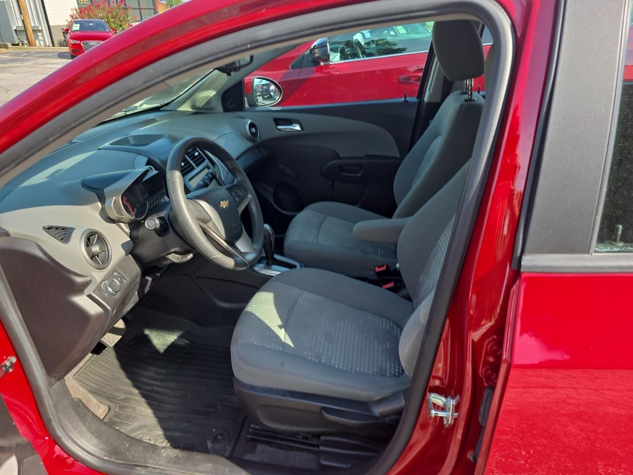Chevrolet Sonic 5dr HB Auto LS 2014