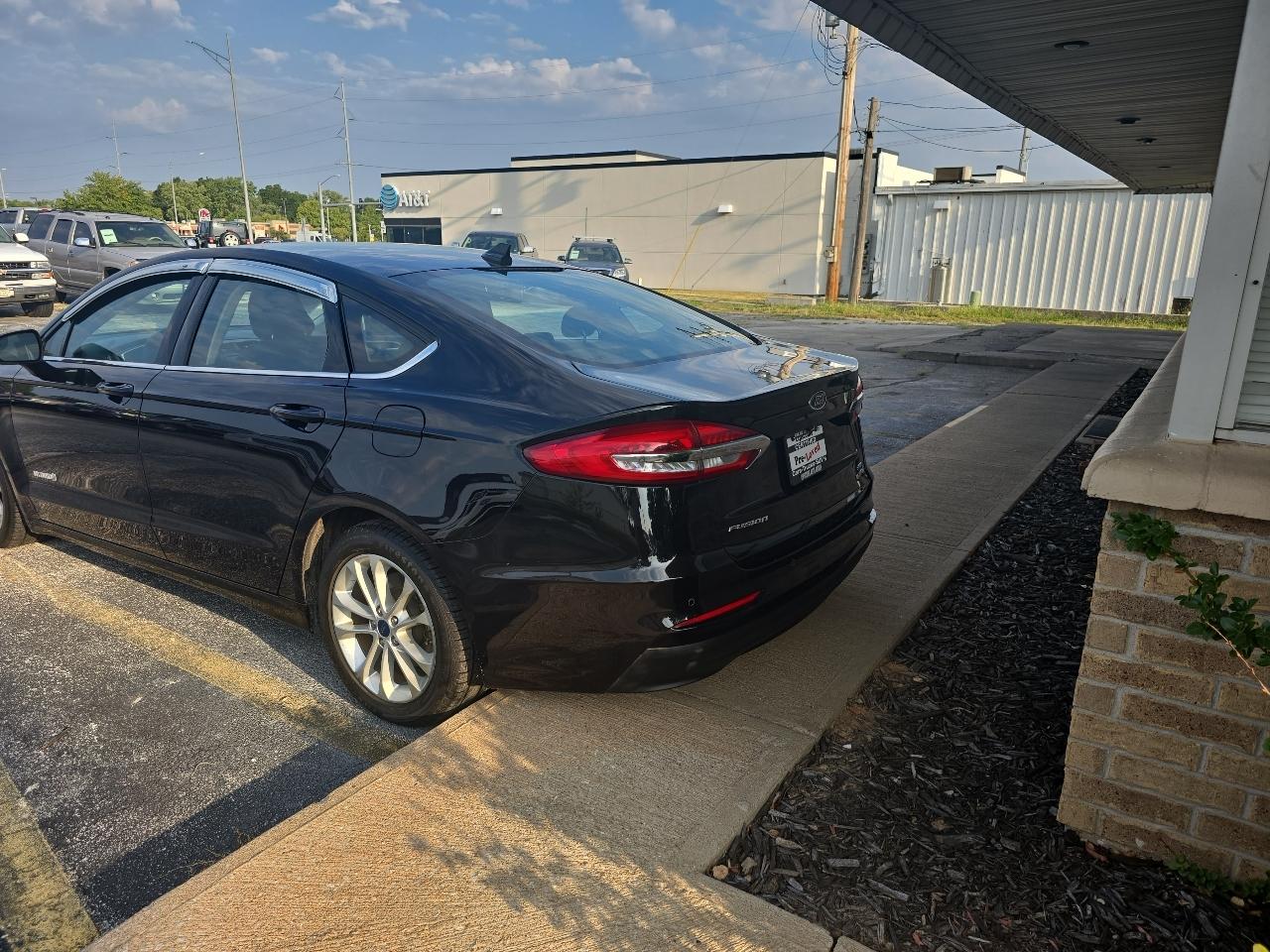 Ford Fusion Hybrid SE FWD 2019