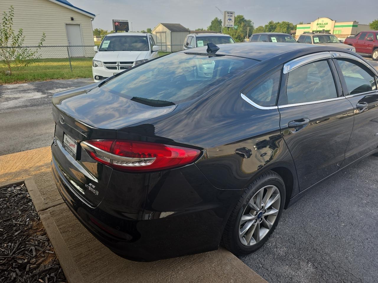 Ford Fusion Hybrid SE FWD 2019