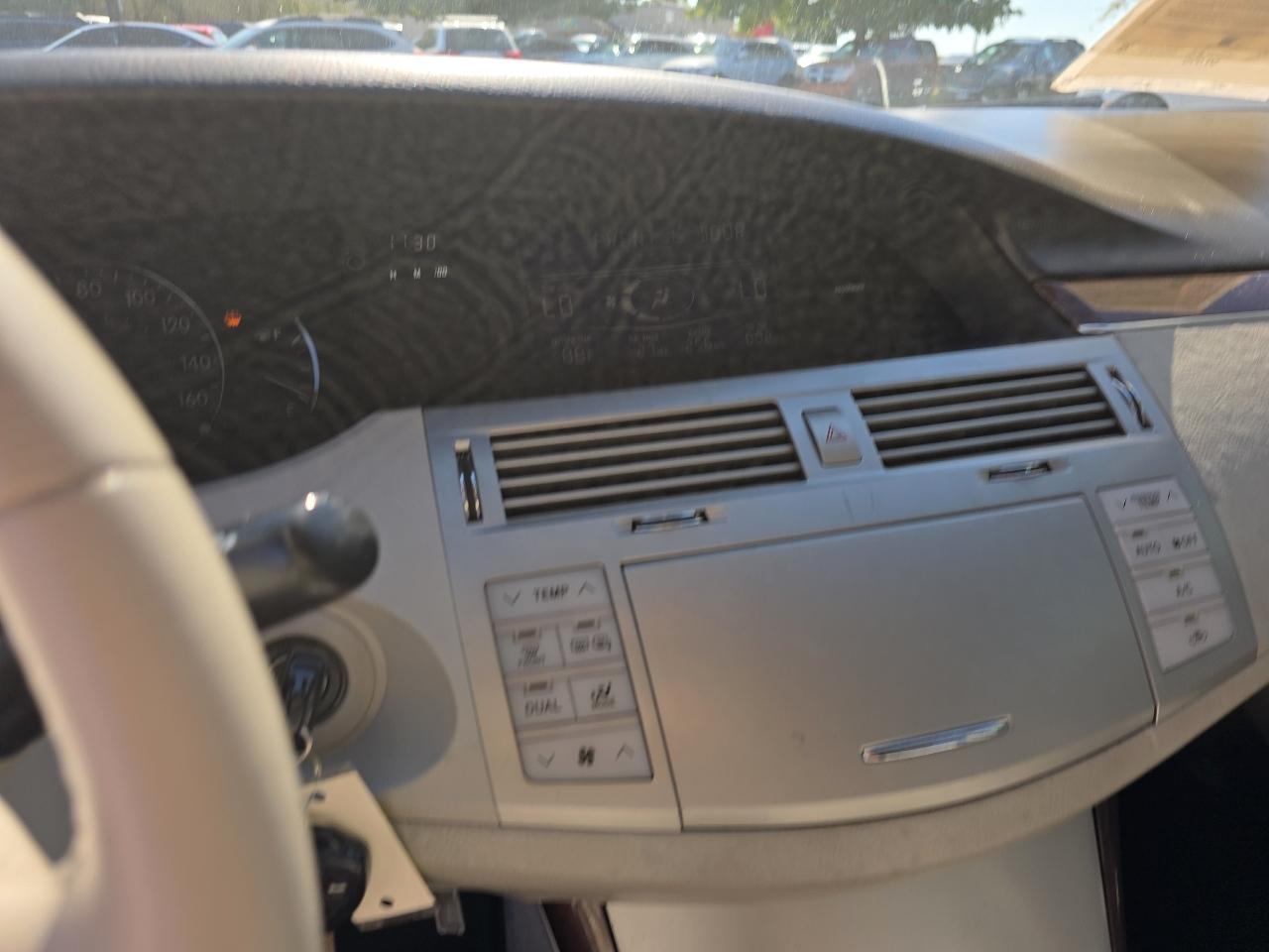 Toyota Avalon 4dr Sdn Limited (Natl) 2010