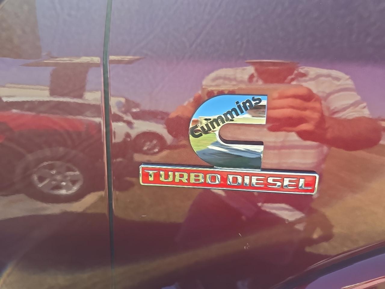 RAM 2500 Laramie 4x4 Mega Cab 6'4" Box 2019