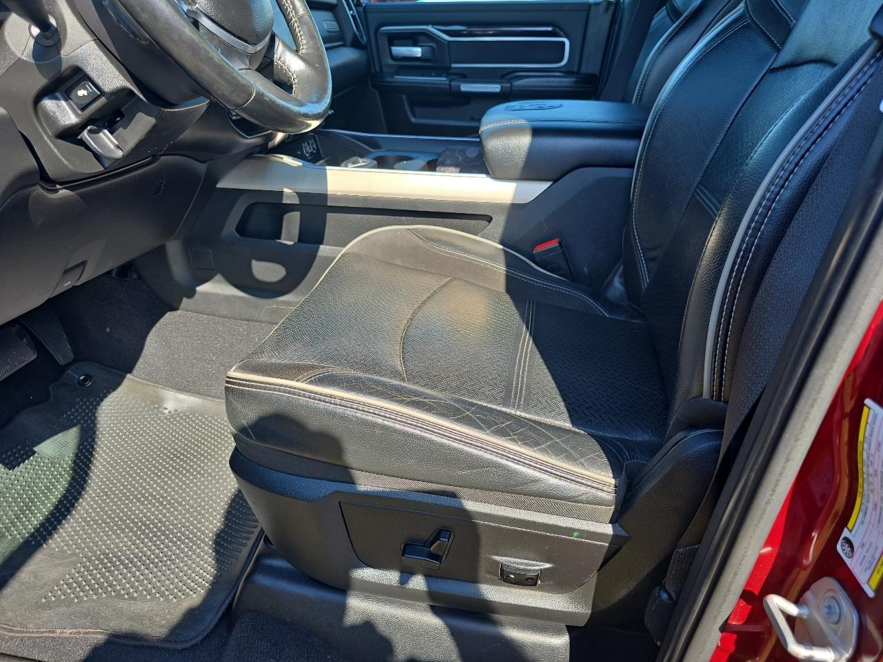 RAM 2500 Laramie 4x4 Mega Cab 6'4" Box 2019