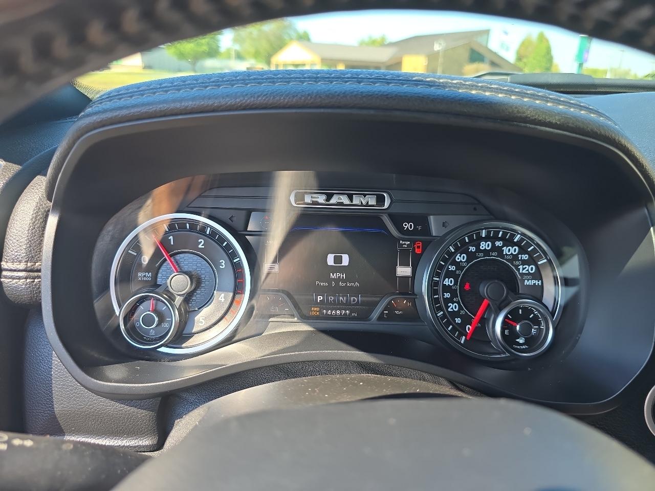 RAM 2500 Laramie 4x4 Mega Cab 6'4" Box 2019