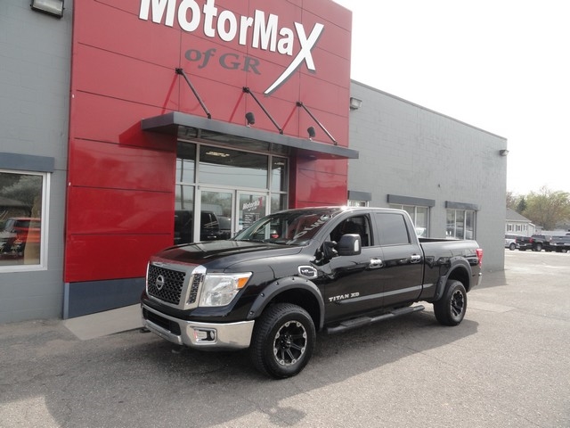 Nissan Titan XD 4WD Crew Cab Platinum Reserve Gas 2016