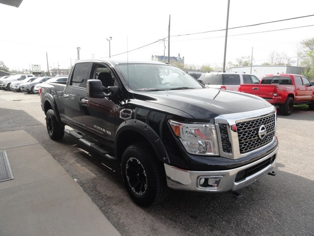 Nissan Titan XD 4WD Crew Cab Platinum Reserve Gas 2016