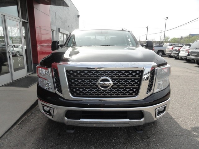 Nissan Titan XD 4WD Crew Cab Platinum Reserve Gas 2016
