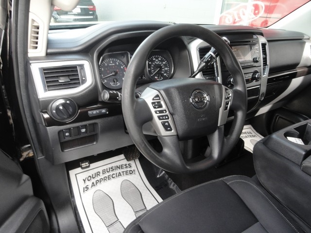 Nissan Titan XD 4WD Crew Cab Platinum Reserve Gas 2016