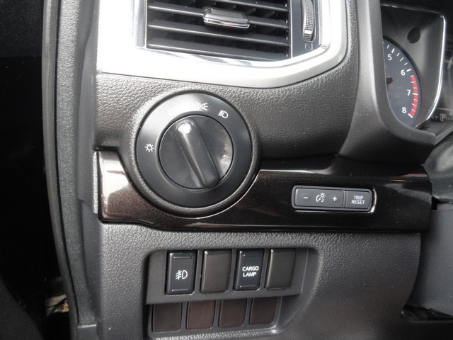 Nissan Titan XD 4WD Crew Cab Platinum Reserve Gas 2016