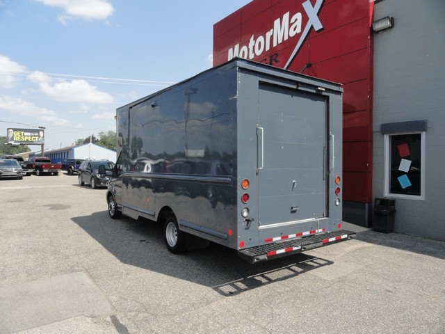 Ford Transit Cutaway T-350 RWD DRW 138" WB 9950 GVWR 2022