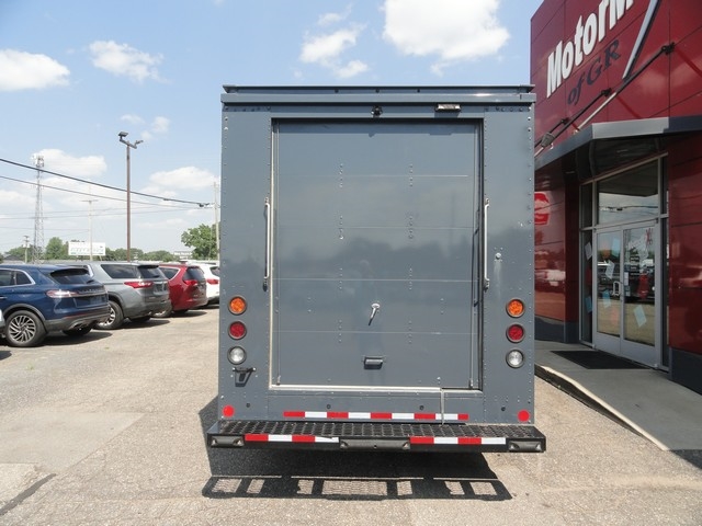 Ford Transit Cutaway T-350 RWD DRW 138" WB 9950 GVWR 2022