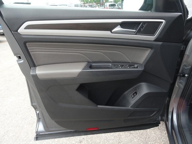 Volkswagen Atlas 2021.5 3.6L V6 SE w/Technology 4MOTION 2021