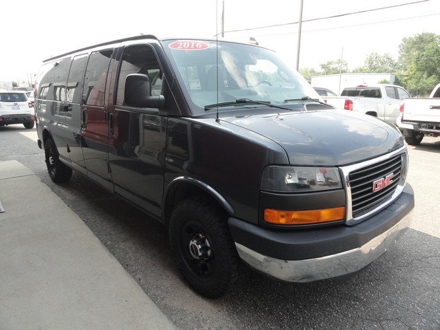 GMC Savana Passenger RWD 3500 155" LT w/1LT 2016