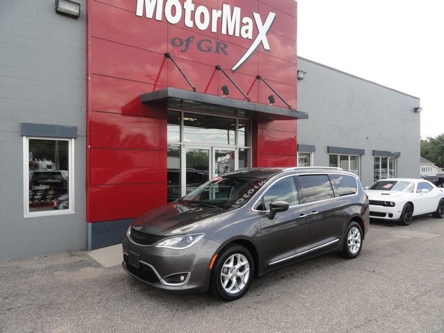 Chrysler Pacifica Touring-L Plus FWD 2017