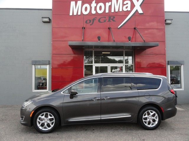 Chrysler Pacifica Touring-L Plus FWD 2017