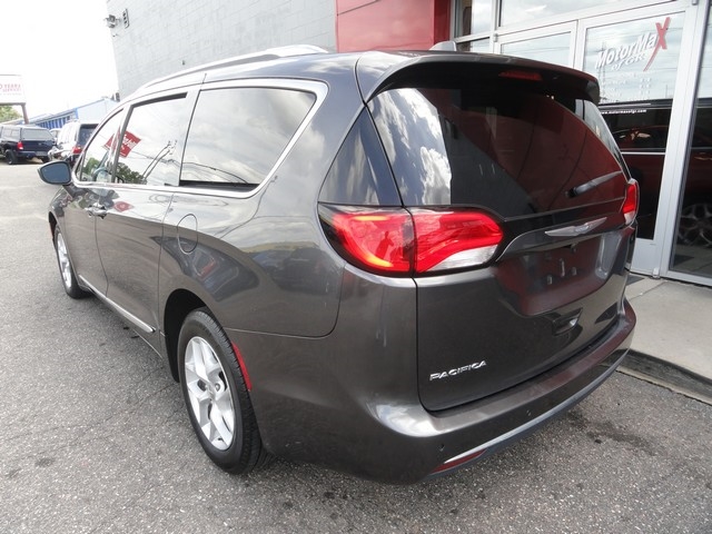 Chrysler Pacifica Touring-L Plus FWD 2017