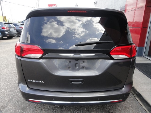 Chrysler Pacifica Touring-L Plus FWD 2017