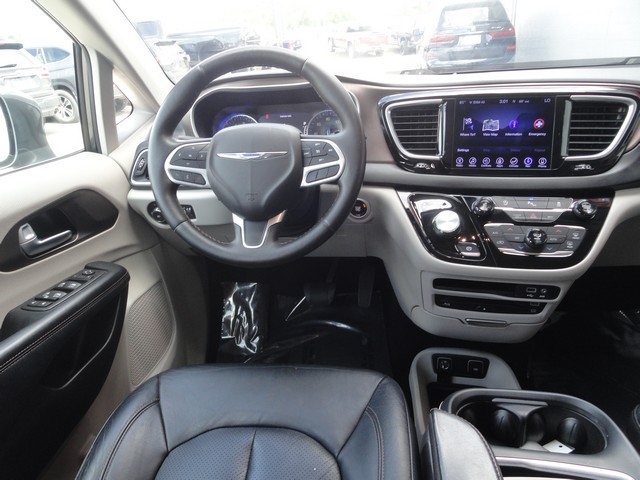 Chrysler Pacifica Touring-L Plus FWD 2017