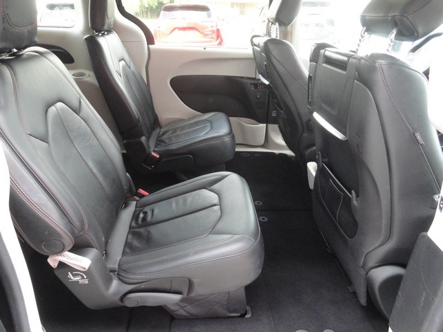 Chrysler Pacifica Touring-L Plus FWD 2017