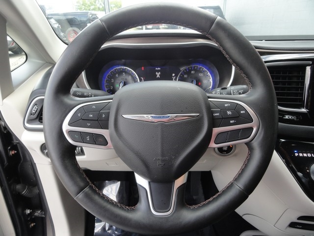 Chrysler Pacifica Touring-L Plus FWD 2017