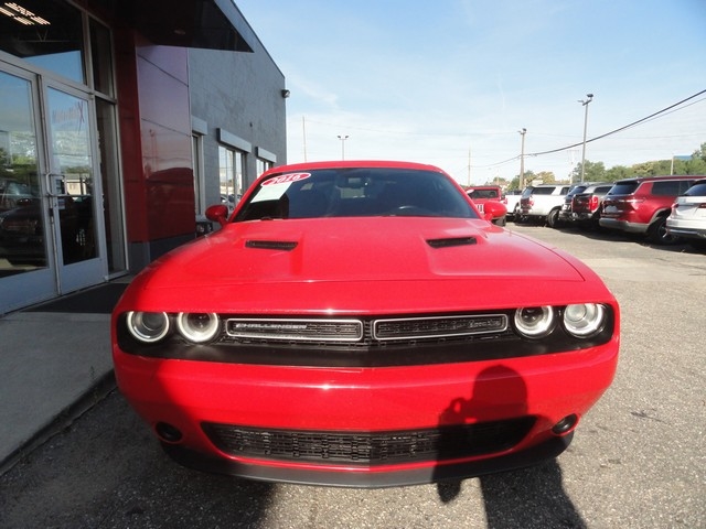Dodge Challenger 2dr Cpe SXT 2016