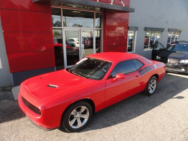 Dodge Challenger 2dr Cpe SXT 2016