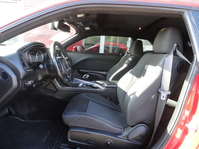 Dodge Challenger 2dr Cpe SXT 2016