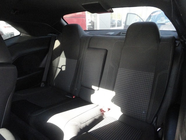 Dodge Challenger 2dr Cpe SXT 2016