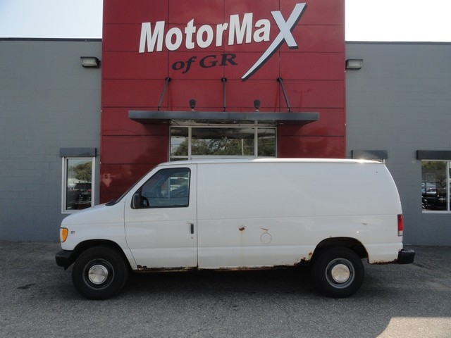 Ford Econoline Cargo Van E-250 2002