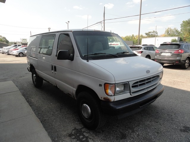 Ford Econoline Cargo Van E-250 2002