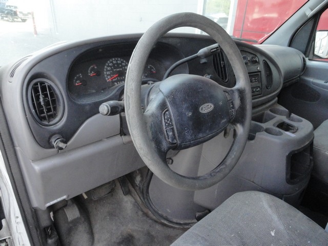 Ford Econoline Cargo Van E-250 2002