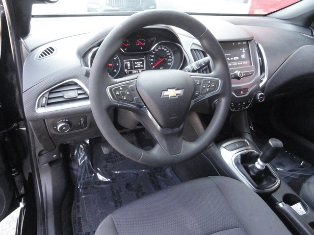 Chevrolet Cruze 4dr HB 1.4L LT w/1SC 2017