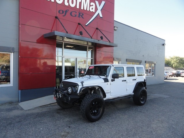 Jeep Wrangler Unlimited 4WD 4dr Sahara 2013