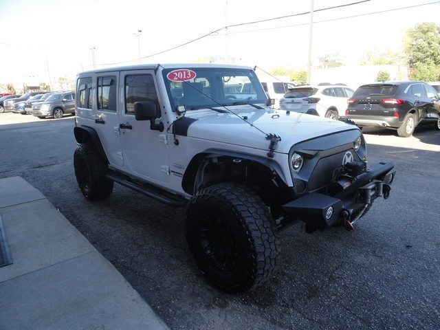 Jeep Wrangler Unlimited 4WD 4dr Sahara 2013