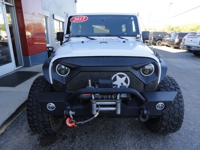 Jeep Wrangler Unlimited 4WD 4dr Sahara 2013