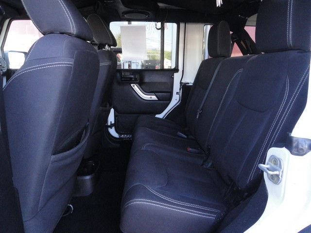 Jeep Wrangler Unlimited 4WD 4dr Sahara 2013