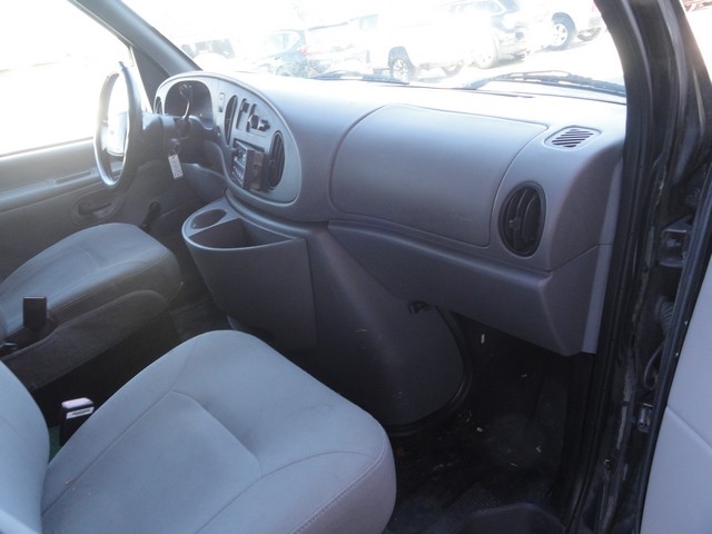 Ford Econoline Cargo Van E-250 1999