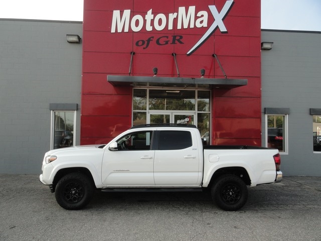 2020 Toyota Tacoma SR5 Double Cab V6 photo 2