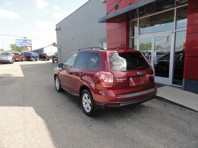 2015 Subaru Forester 2.5i Premium photo 3