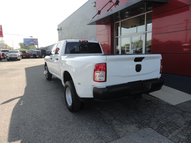 2023 Ram 3500 Tradesman photo 3