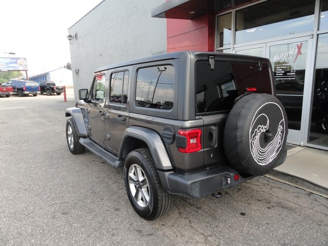 2018 Jeep Wrangler Unlimited Sahara photo 2