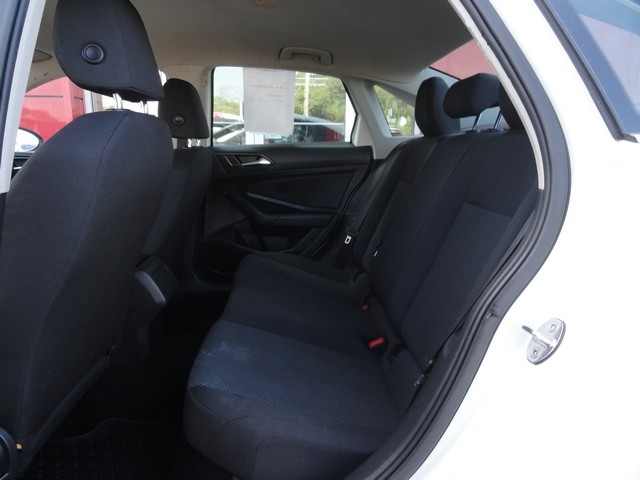 Volkswagen Jetta R-Line Auto w/SULEV 2019