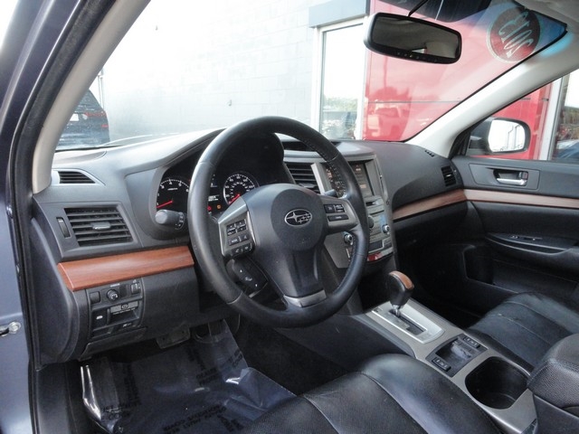 Subaru Outback 4dr Wgn H4 Auto 2.5i Limited 2013