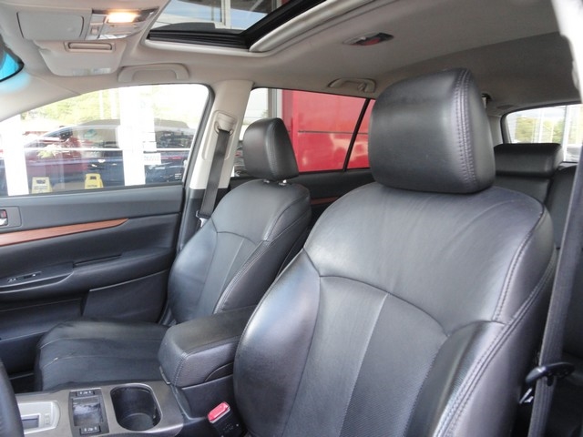 Subaru Outback 4dr Wgn H4 Auto 2.5i Limited 2013